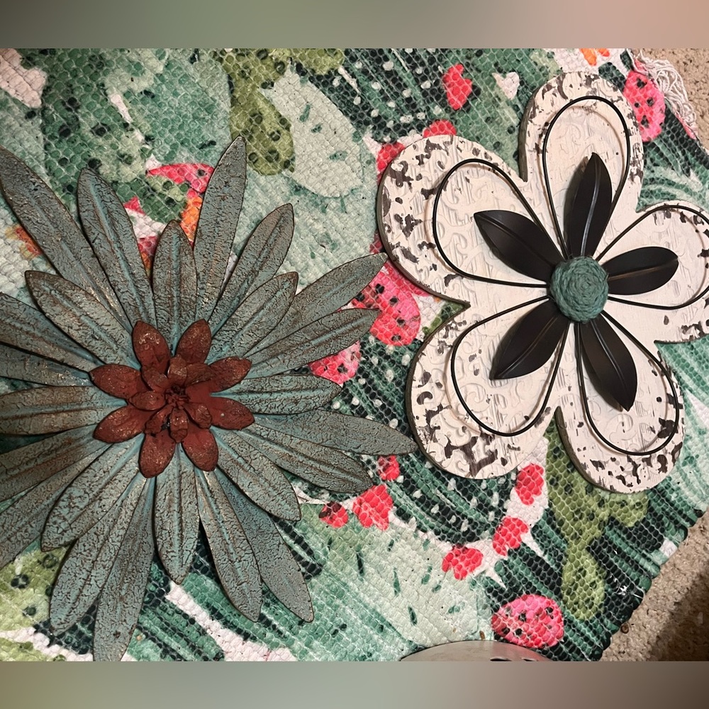 Hobby Lobby wall decor floral set. Made tough beautiful pieces set of 2